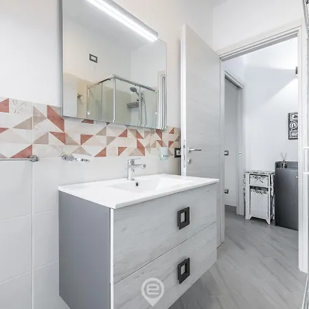 Alba's - Wifi & Private Parking Apartment *