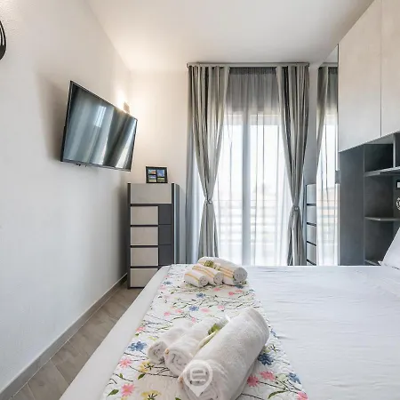 Apartment Alba's - Wifi & Private Parking Sestu