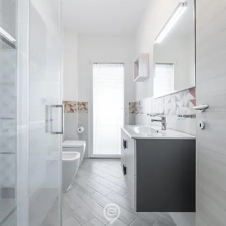 Alba's - Wifi & Private Parking Apartment