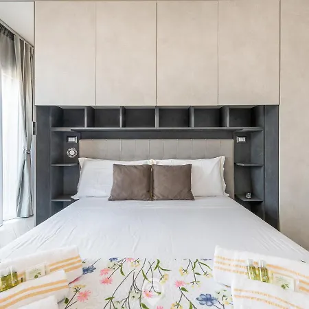 Alba's - Wifi & Private Parking Apartment *