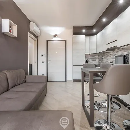 Alba's - Wifi & Private Parking Apartment
